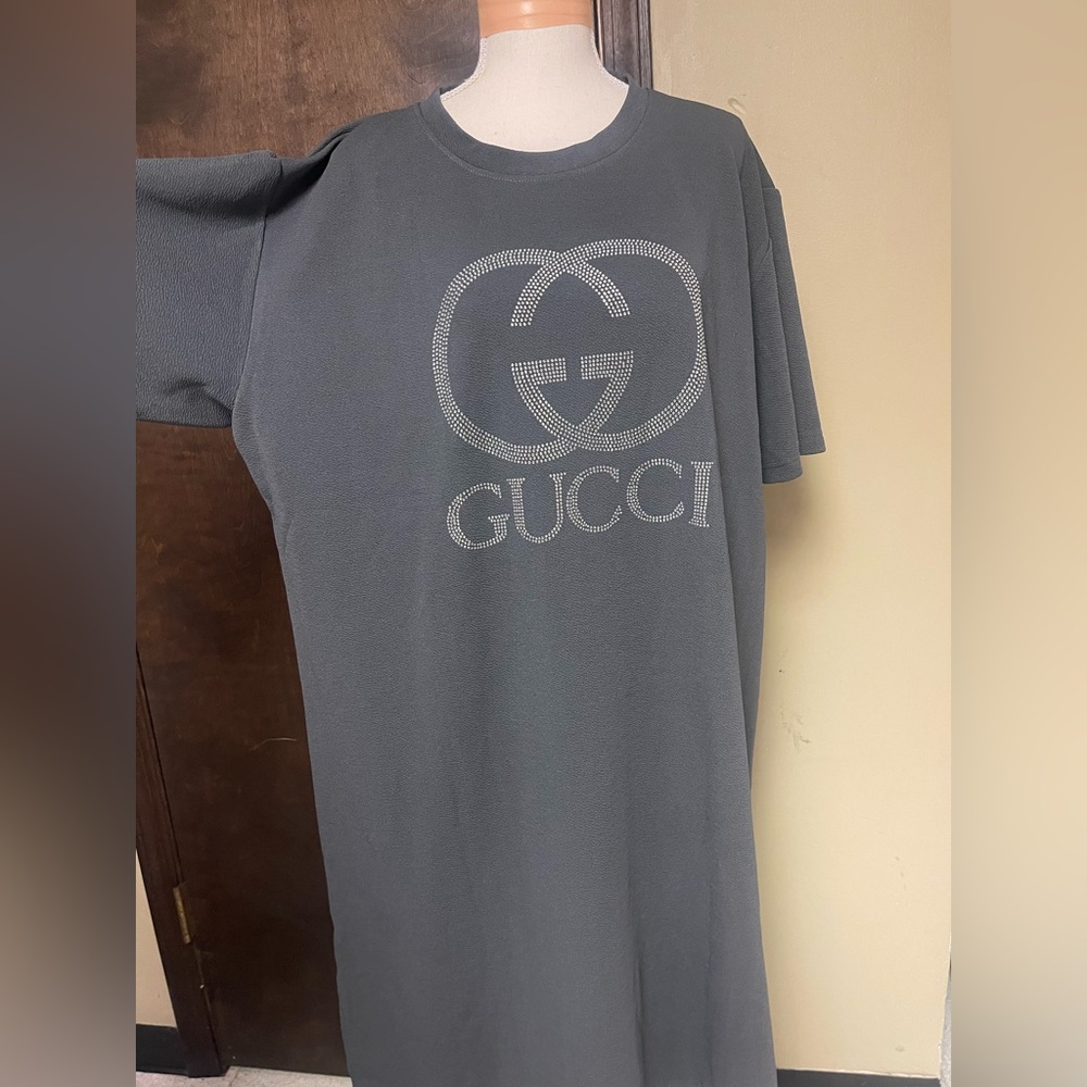 Women GG Logo rhinestone T-Shirt gray Dress NWOT. Great for beach, travel, sport